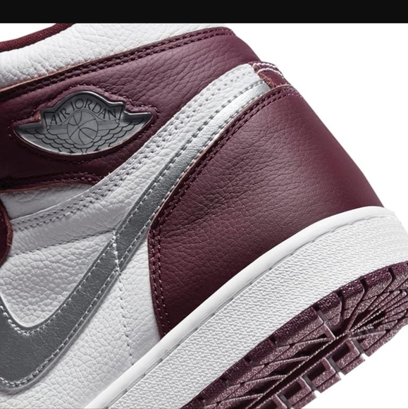 NIB AUTHENTIC Nike Men's Air Jordan 1 Retro High Bordeaux/White-metallic Silver - Picture 9 of 16